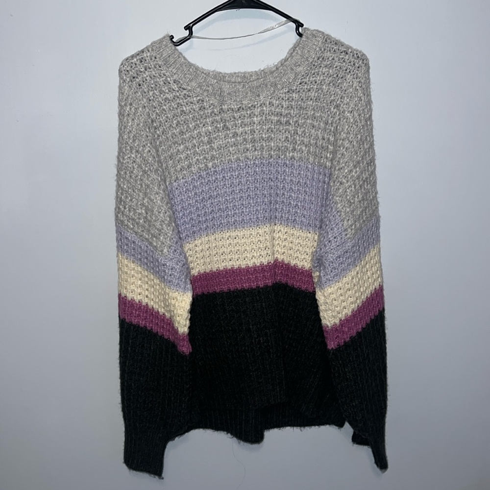 Women’s Universal thread sweater